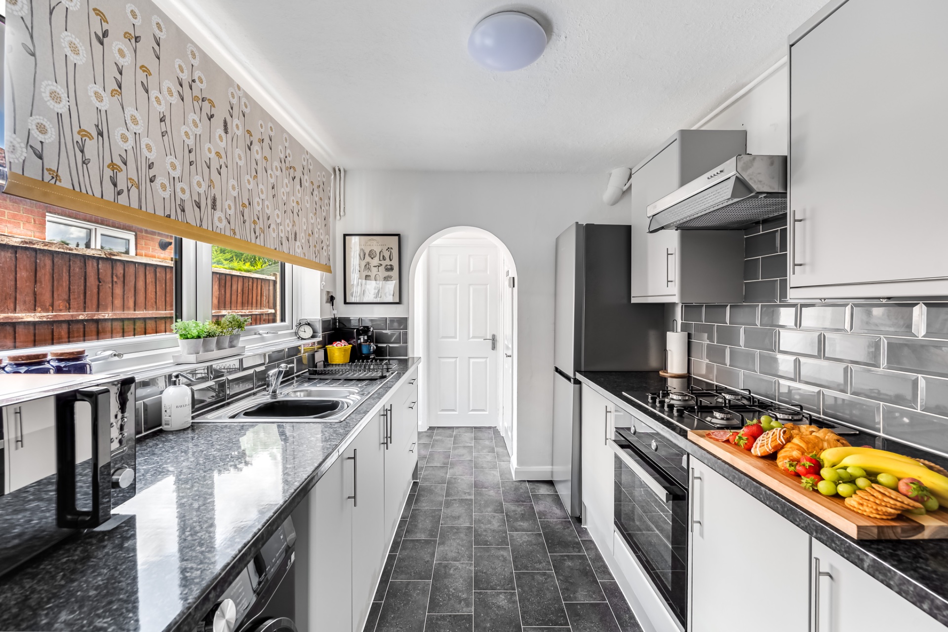 3-bed contractor house in Bedford (MK) photo 4