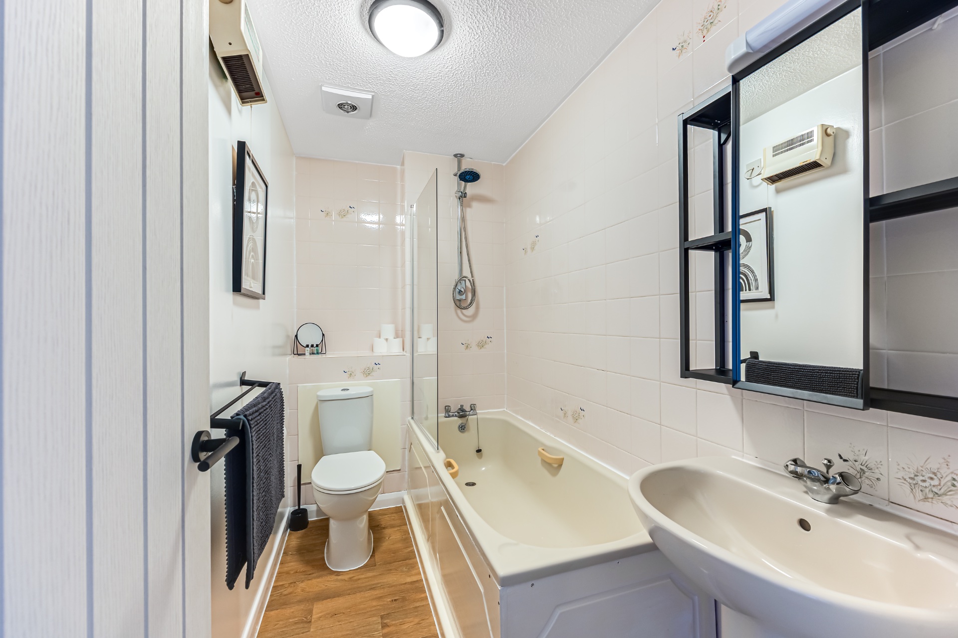 2-bed contractor house in Bedford (MK) photo 7