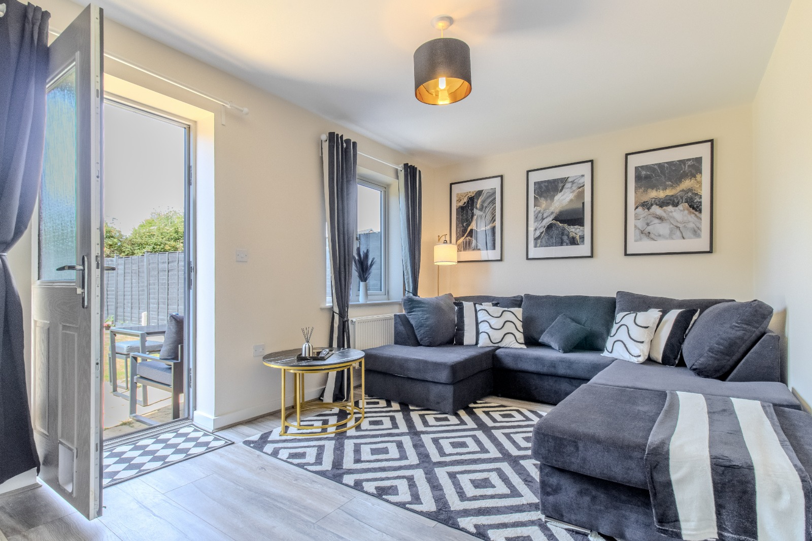 4-bed contractor house in Bedford (MK) photo 5