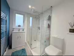 4-bed contractor house in Bedford (MK) photo 9
