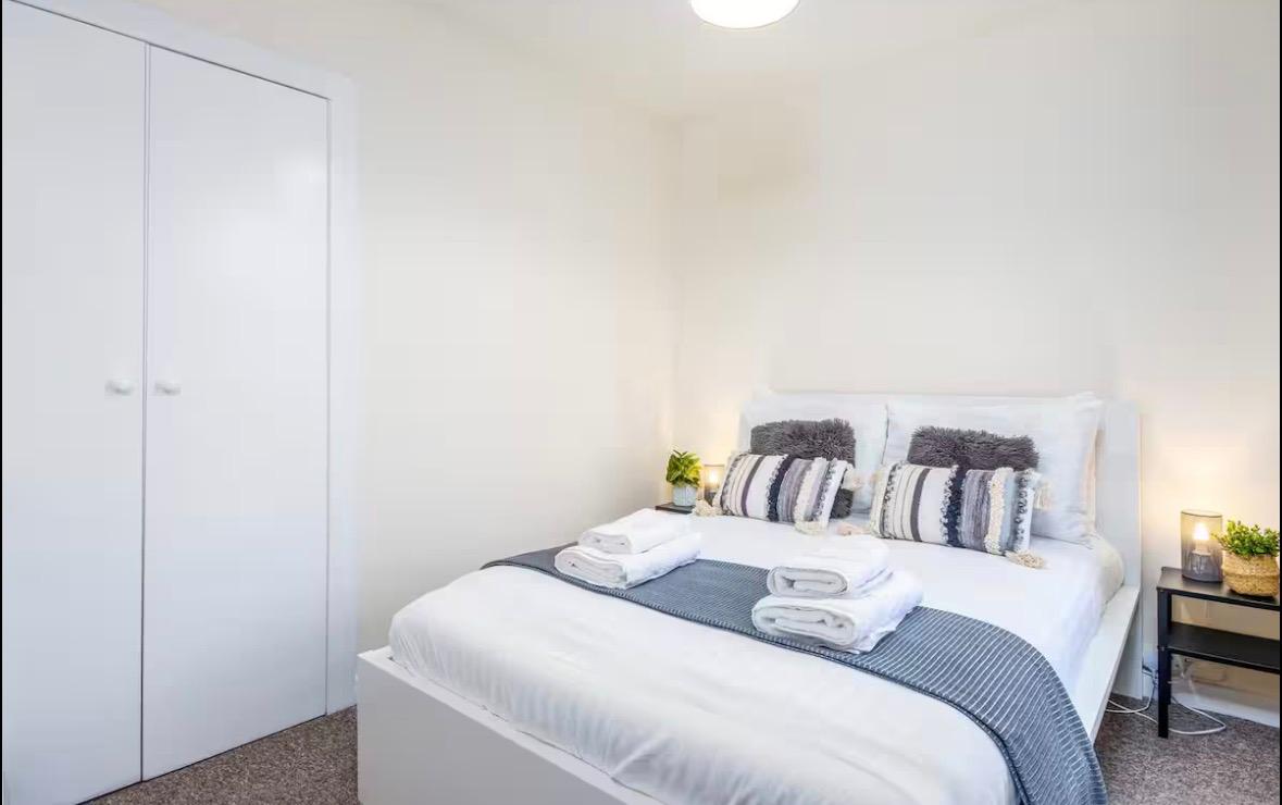 4-bed contractor house in Southampton (SO) photo 5