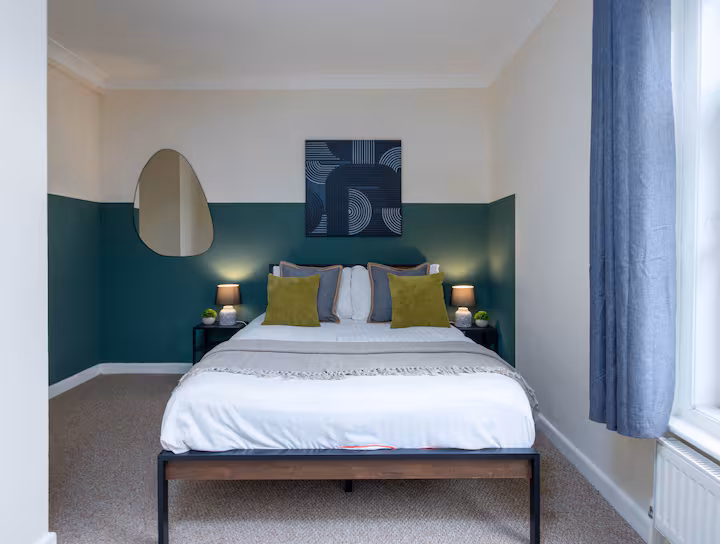 4-bed contractor house in Southampton (SO) photo 4