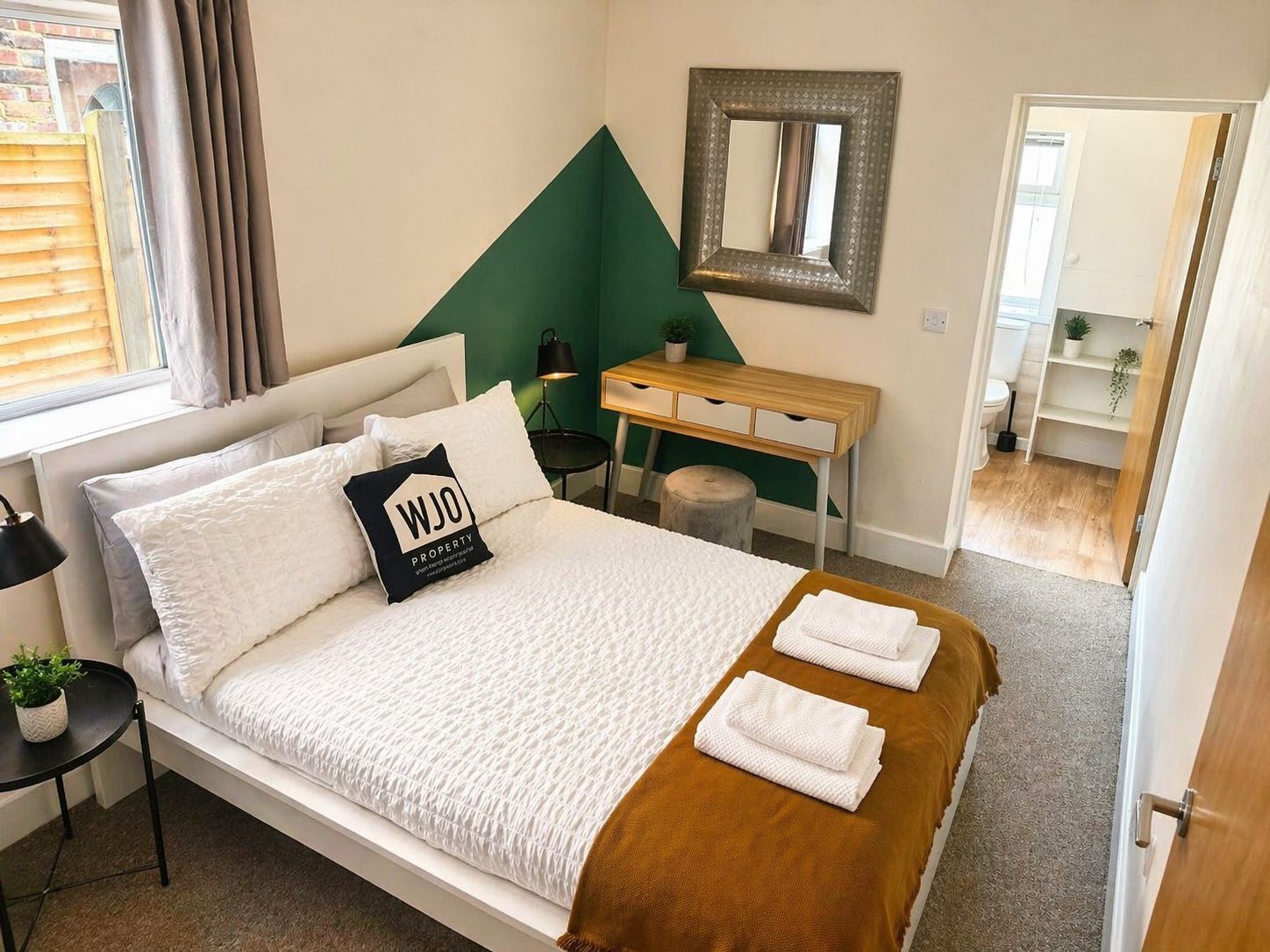 4-bed contractor house in Southampton (SO) photo 12