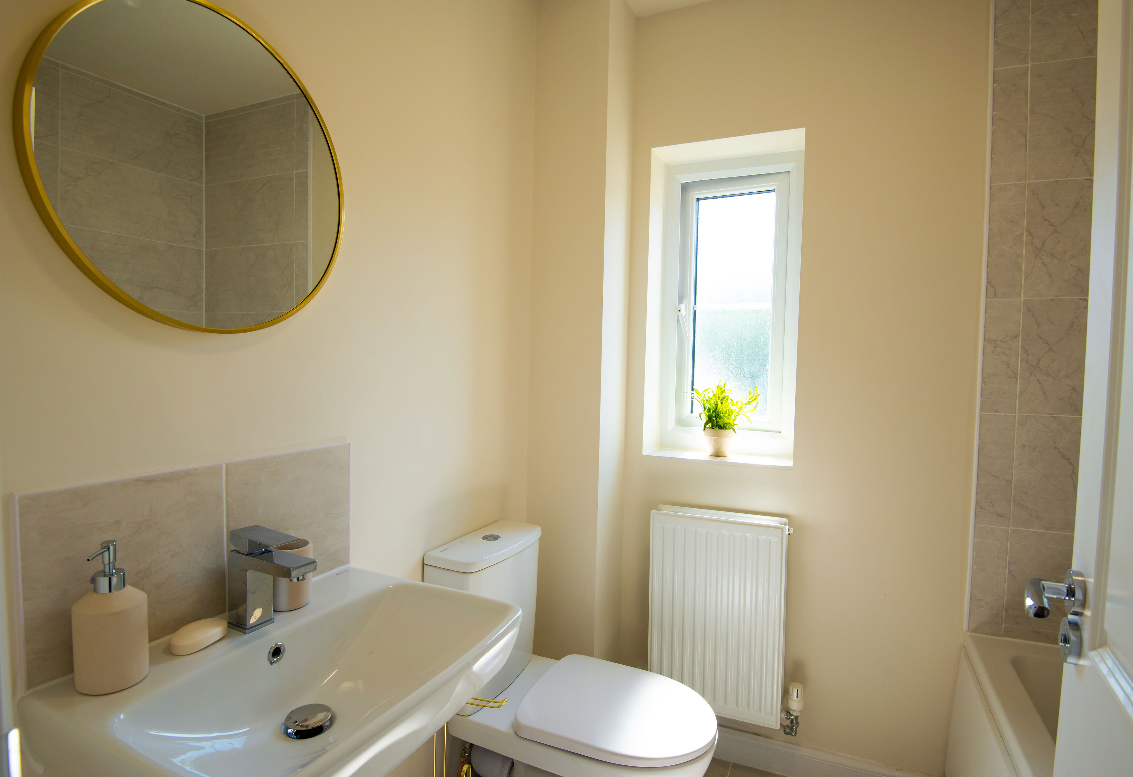 5-bed contractor house in Wigan, greater manchester (WN) photo 7