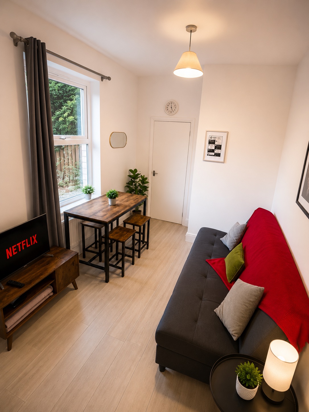 2-bed contractor house in Bristol  (BS)