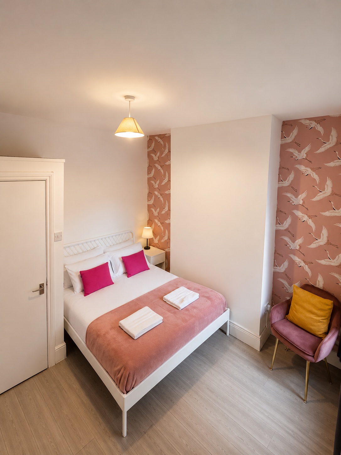 2-bed contractor house in Bristol (BS) photo 3