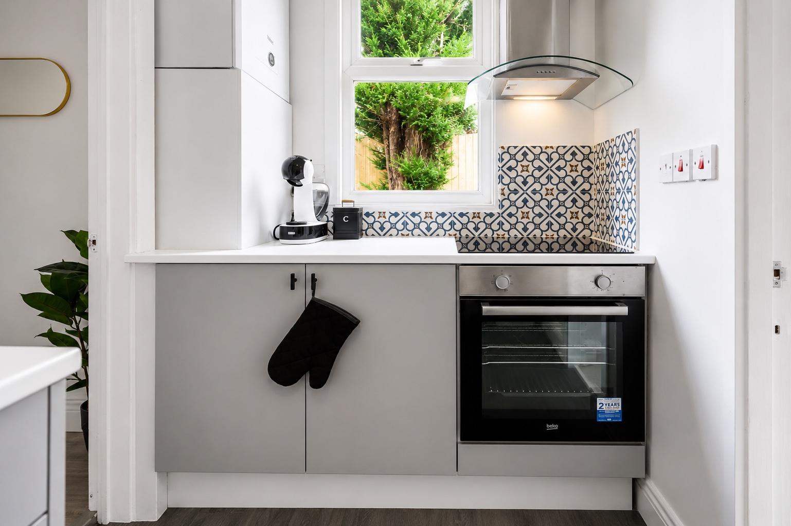 2-bed contractor house in Bristol (BS) photo 4