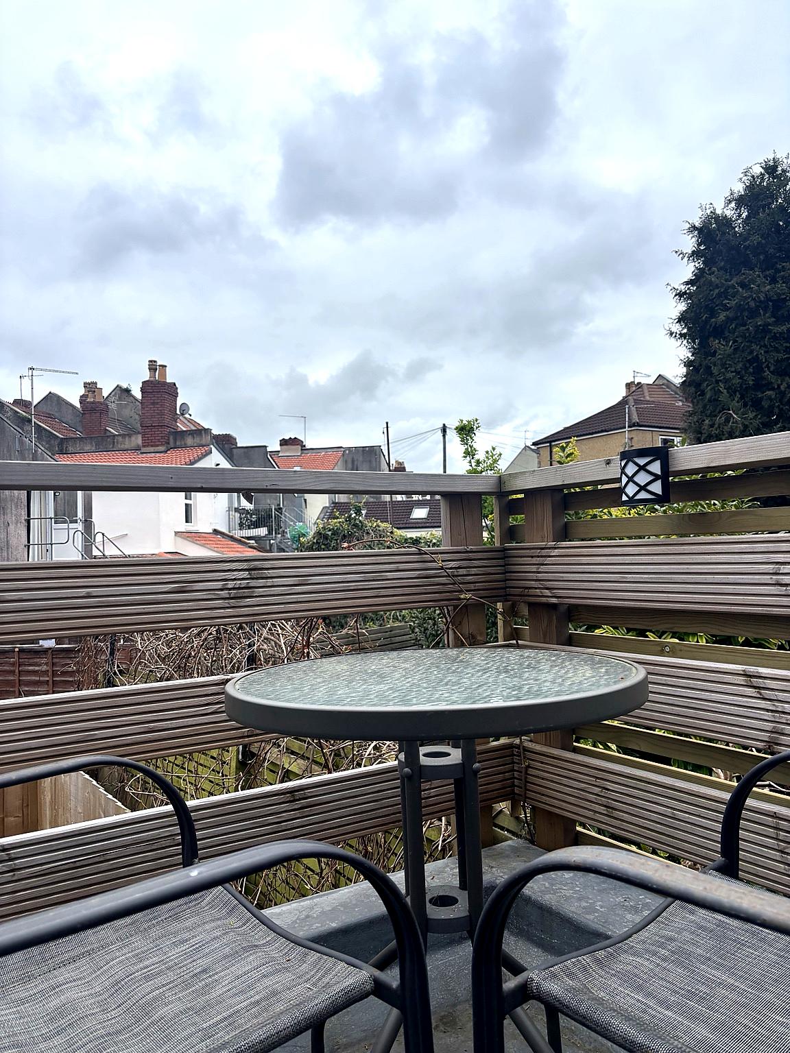 2-bed contractor house in Bristol (BS) photo 10