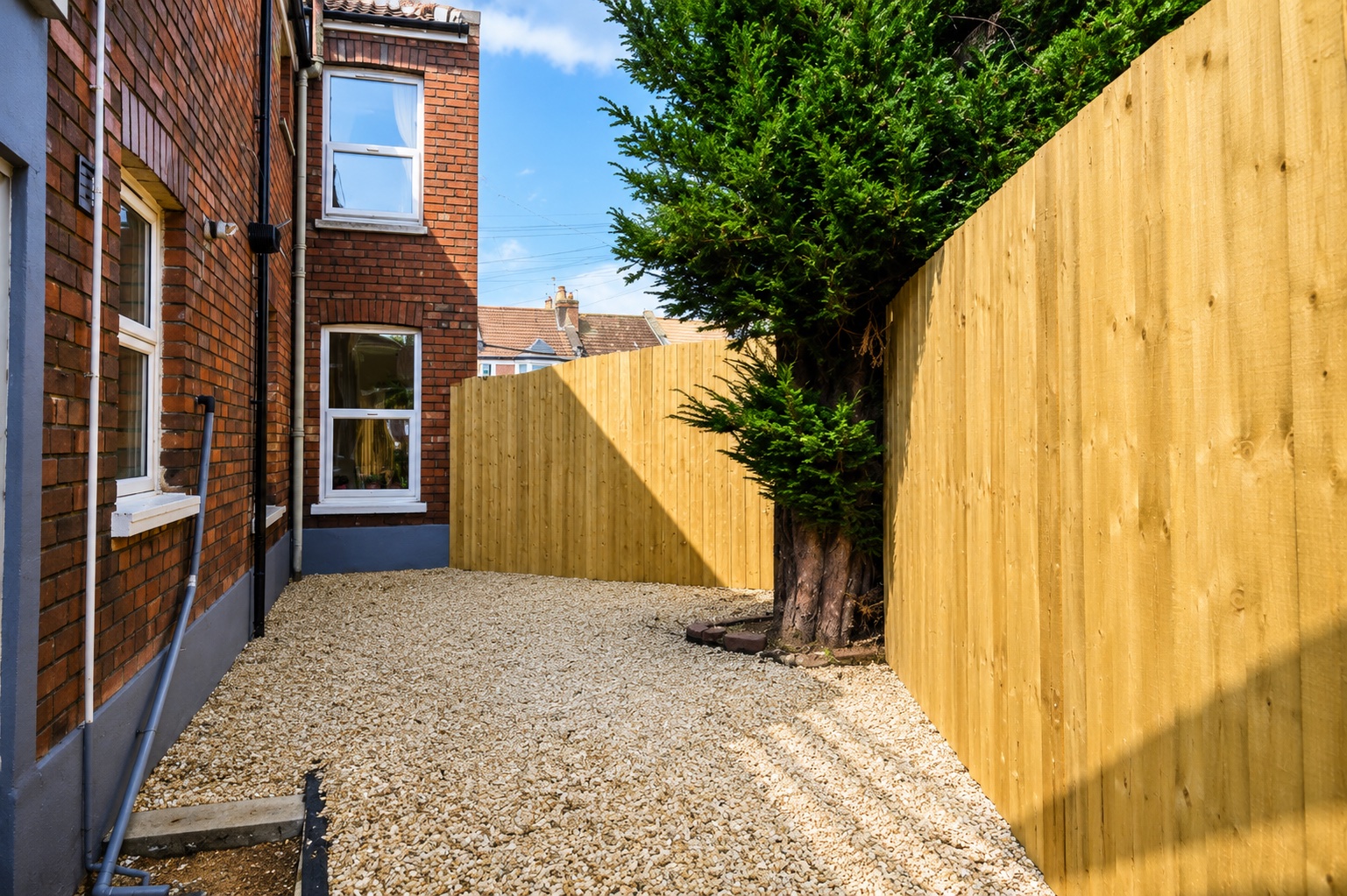 4-bed contractor house in Bristol  (BS) photo 12