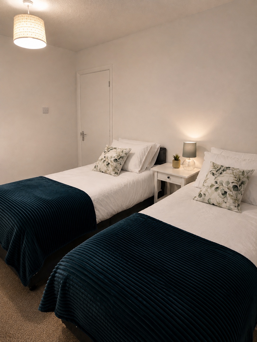 2-bed contractor house in Cardiff  (CF) photo 7