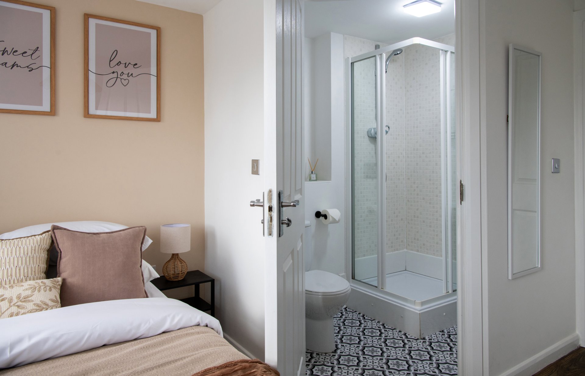 2-bed contractor house in Birmingham (B) photo 6