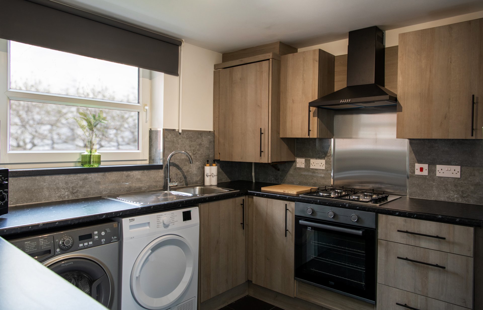 2-bed contractor house in Birmingham (B) photo 8