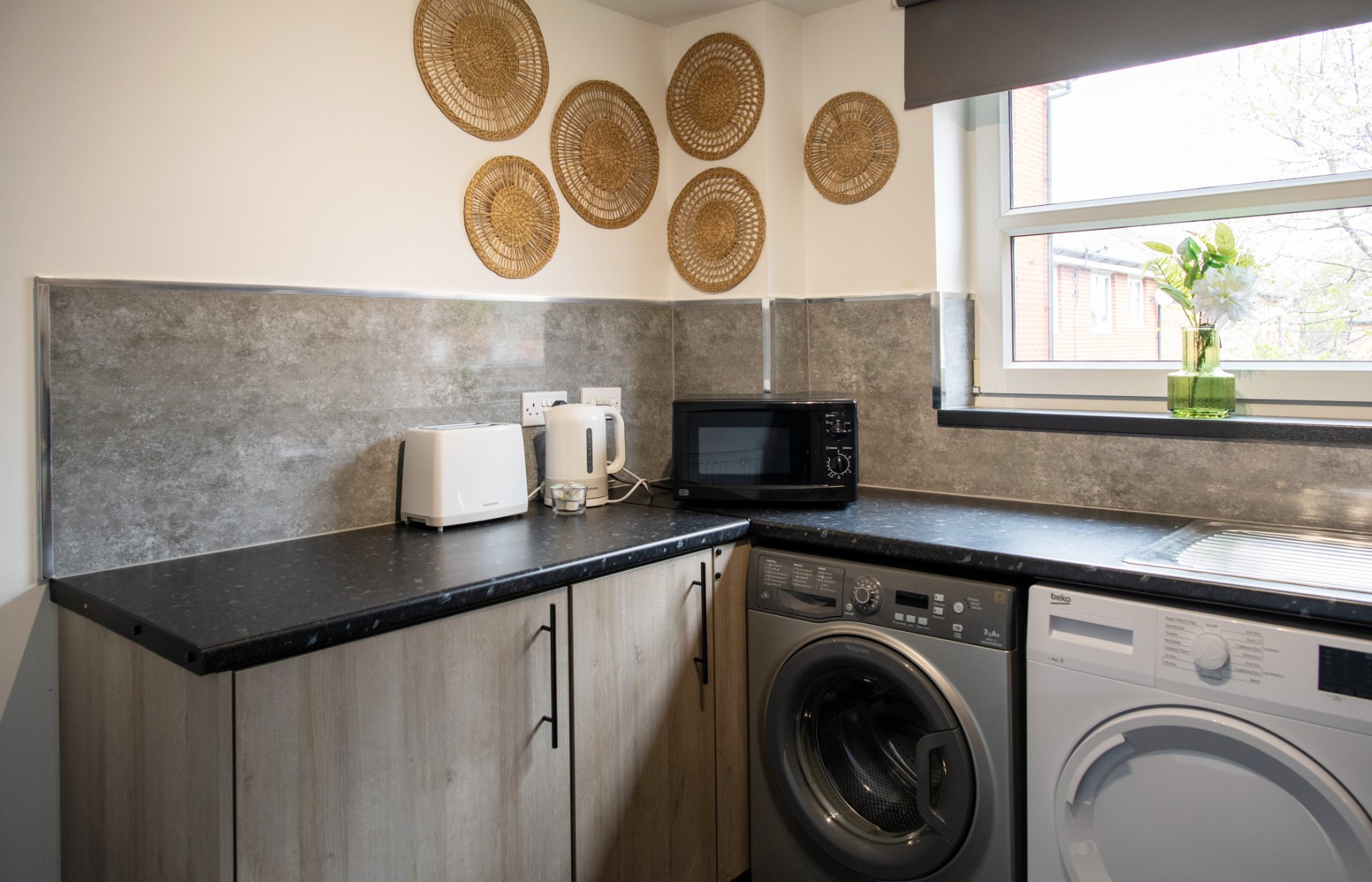 2-bed contractor house in Birmingham (B) photo 9
