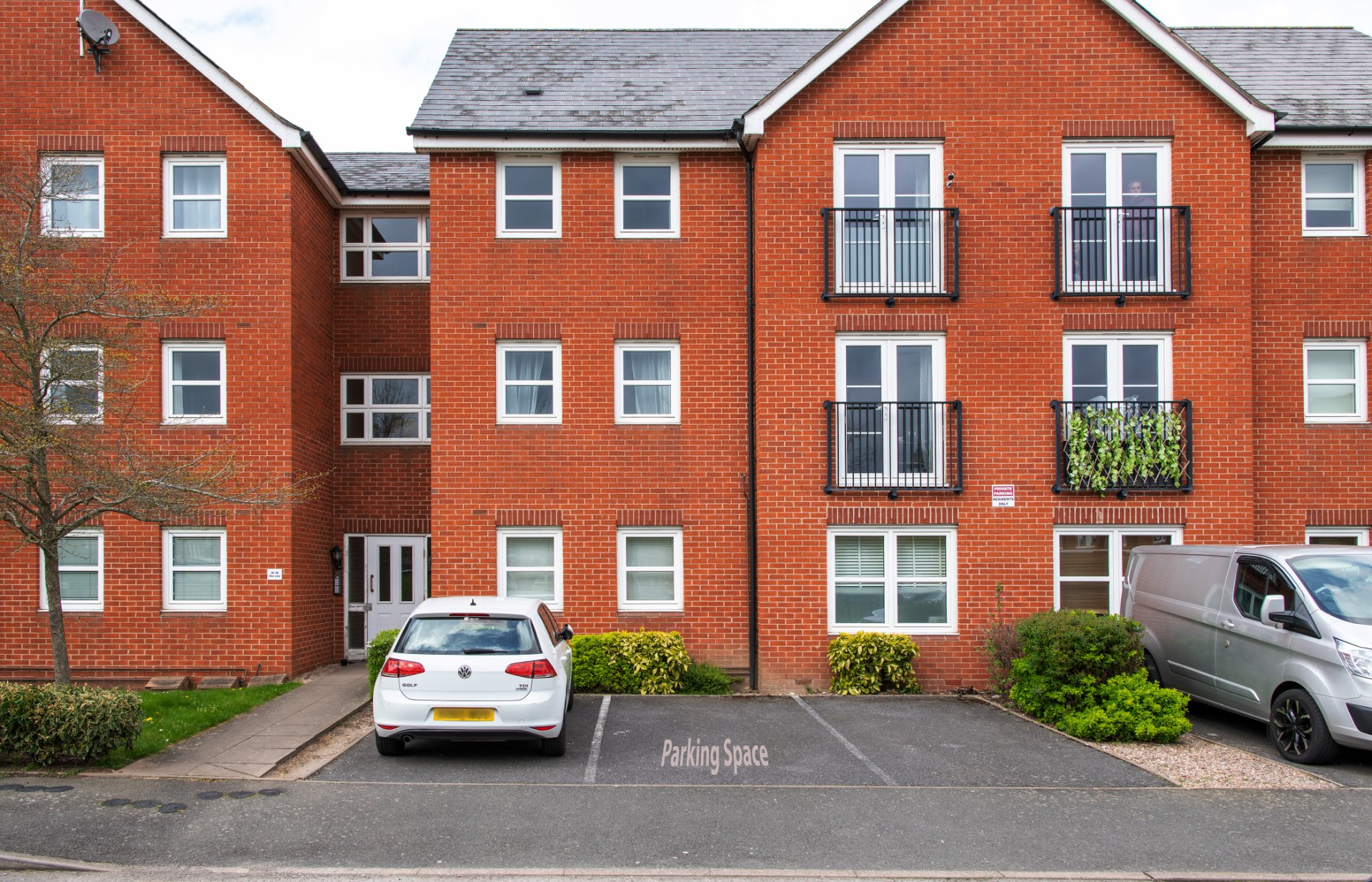 2-bed contractor house in Birmingham (B) photo 11