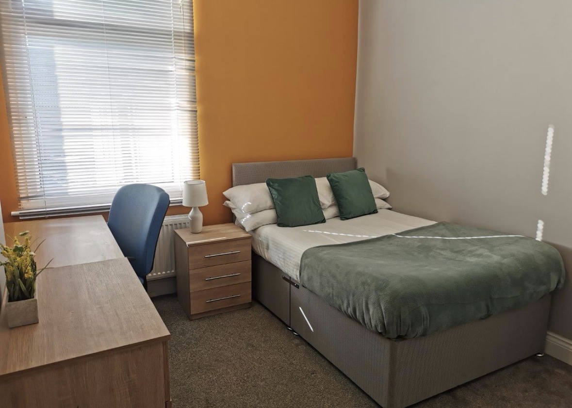 4-bed contractor house in Middlesbrough  (TS)