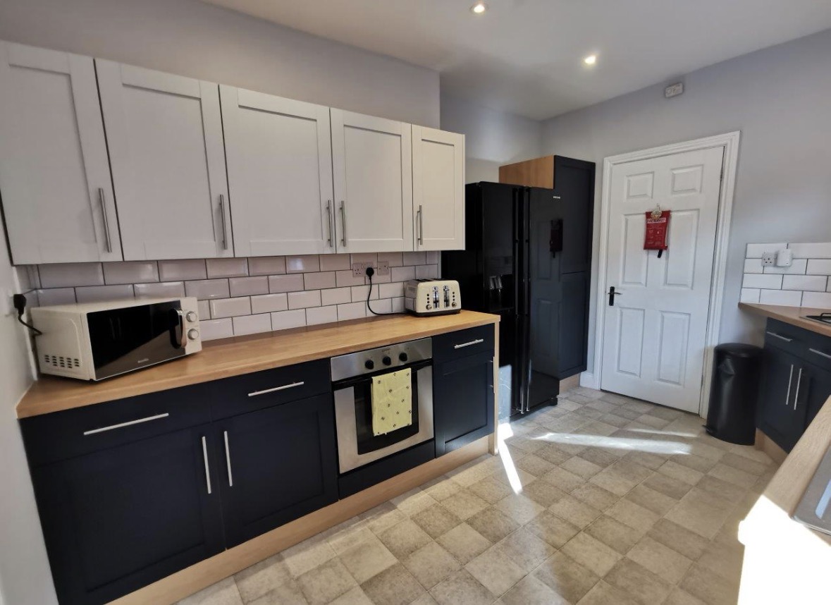 4-bed contractor house in Middlesbrough  (TS) photo 4