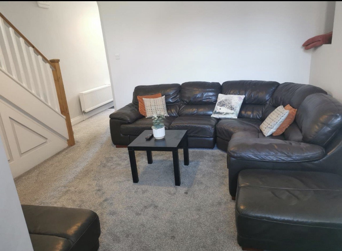4-bed contractor house in Middlesbrough  (TS) photo 8