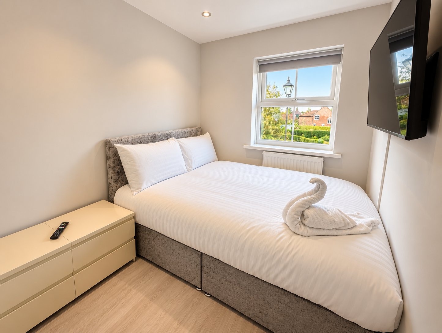 3-bed contractor house in Wynyard, Stockton (TS) photo 2