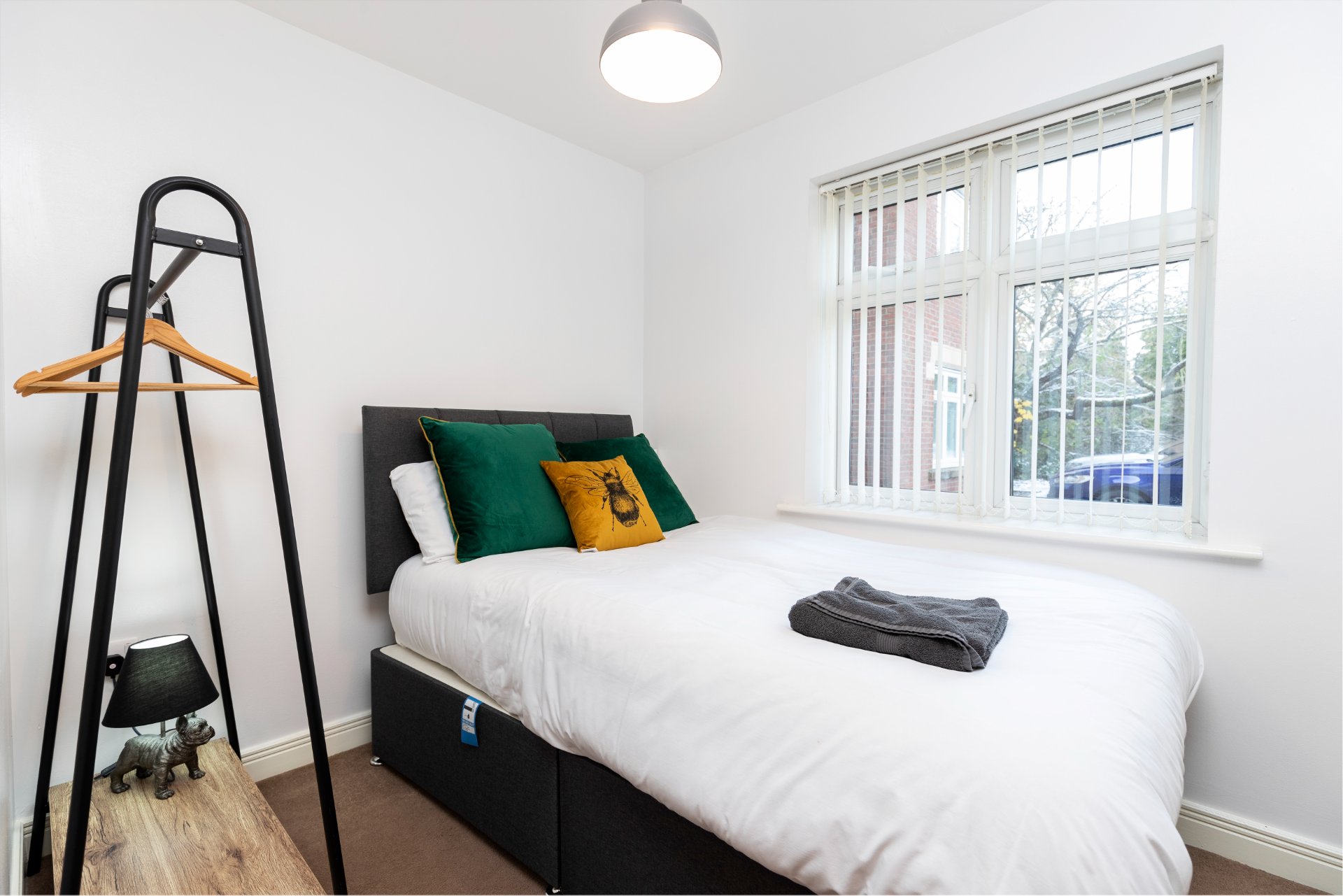 3-bed contractor house in Middlesbrough (TS) photo 4