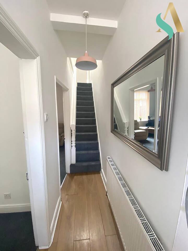 4-bed contractor house in Middlesbrough (TS) photo 8