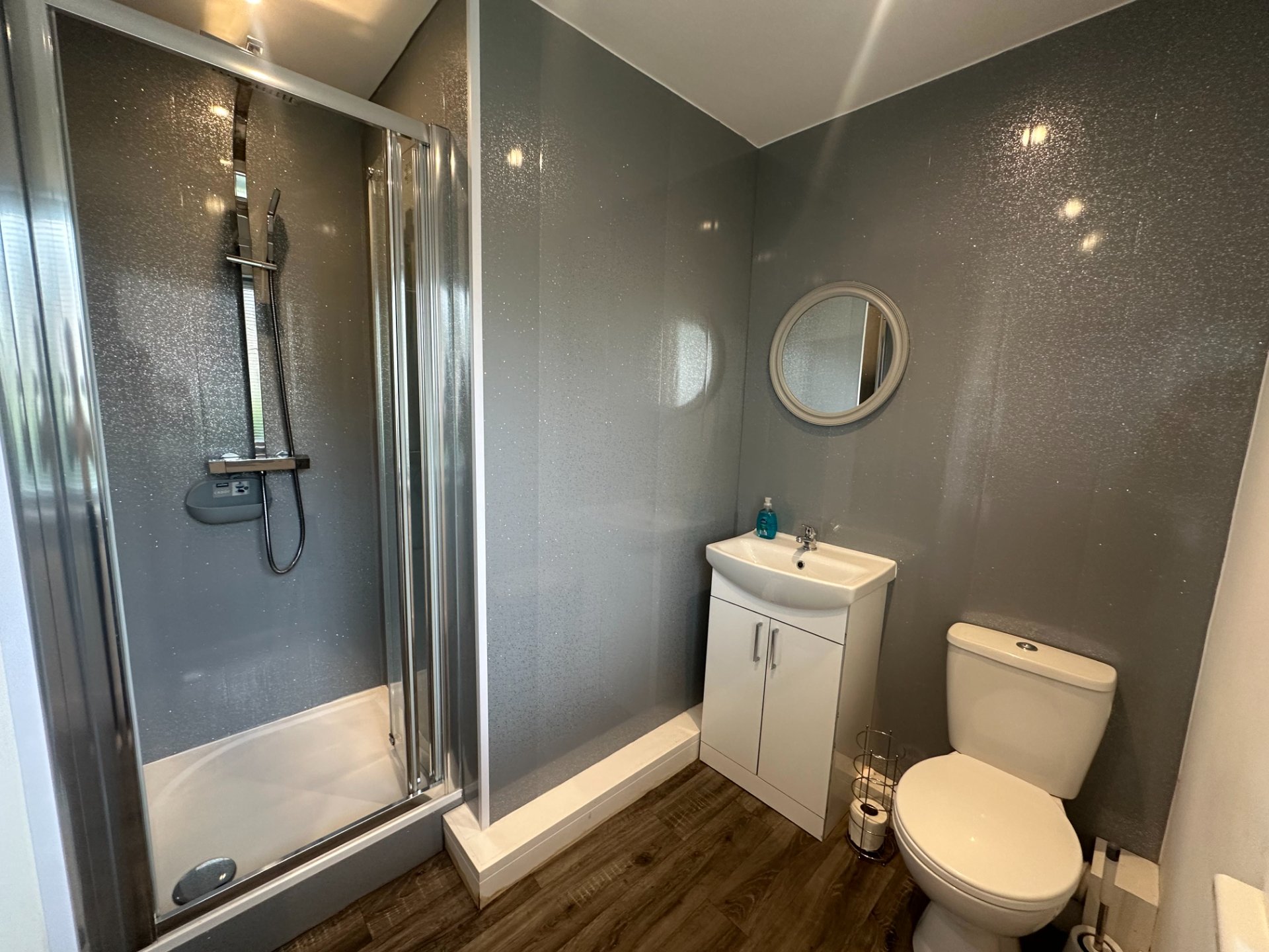 4-bed contractor house in Darlington (DL) photo 4