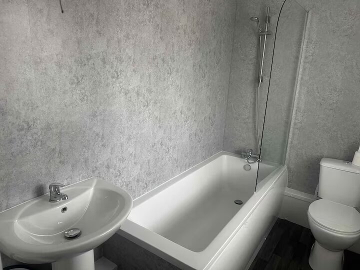 3-bed contractor house in Hartlepool (TS) photo 11