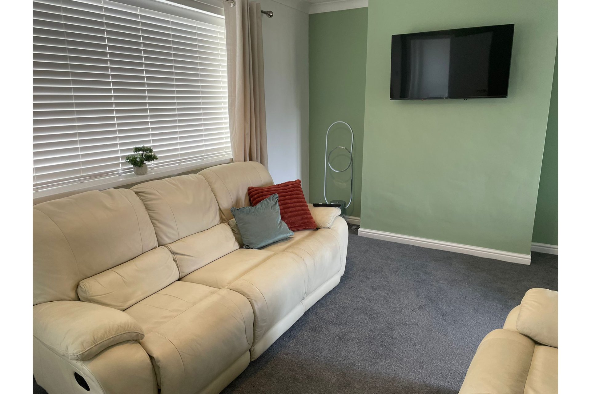 3-bed contractor house in Hartlepool (TS) photo 7
