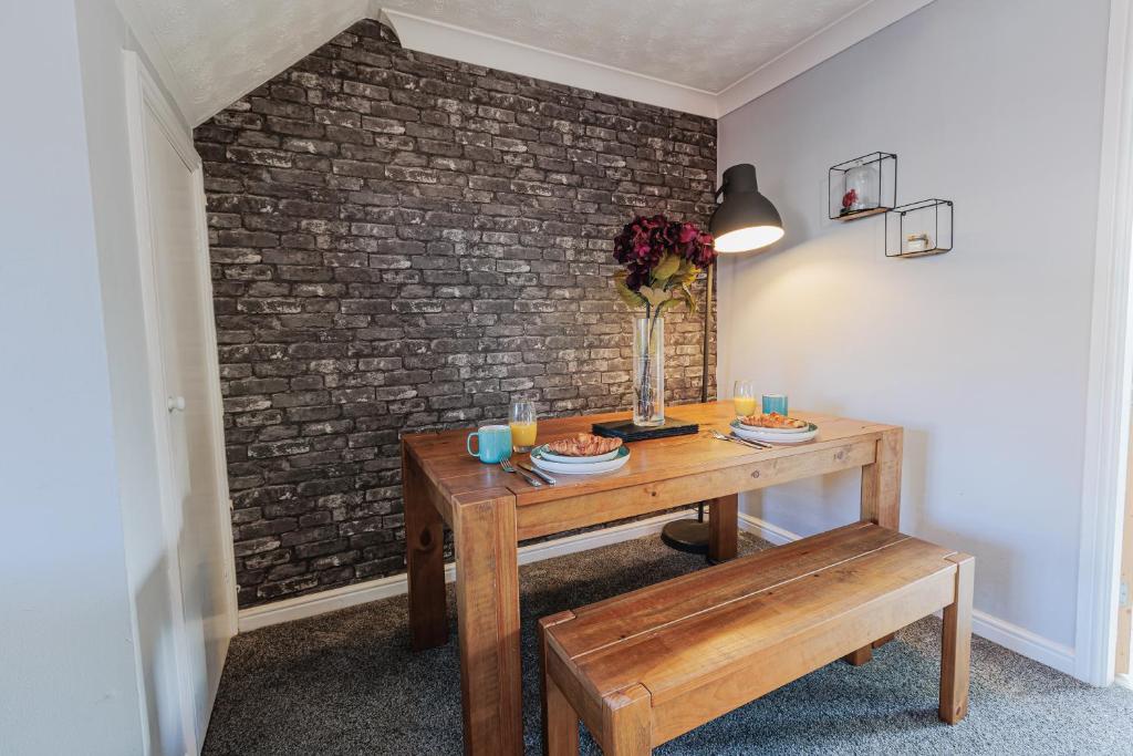 2-bed contractor house in Thornaby (TS) photo 9