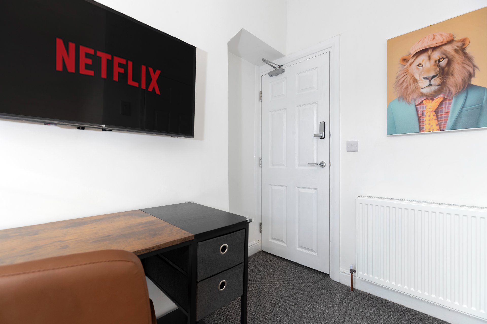 3-bed contractor house in Middlesbrough (TS) photo 6
