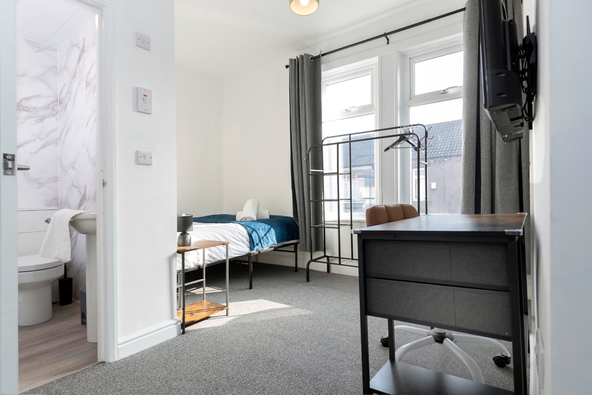 3-bed contractor house in Middlesbrough (TS) photo 8