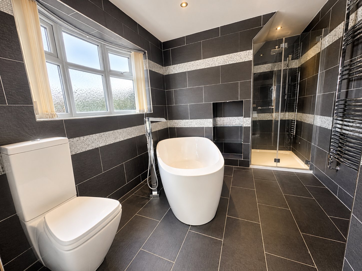 4-bed contractor house in Yarm (TS) photo 8