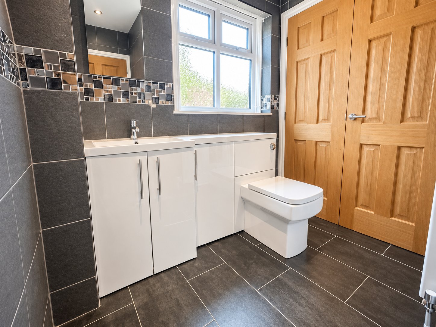 4-bed contractor house in Yarm (TS) photo 9