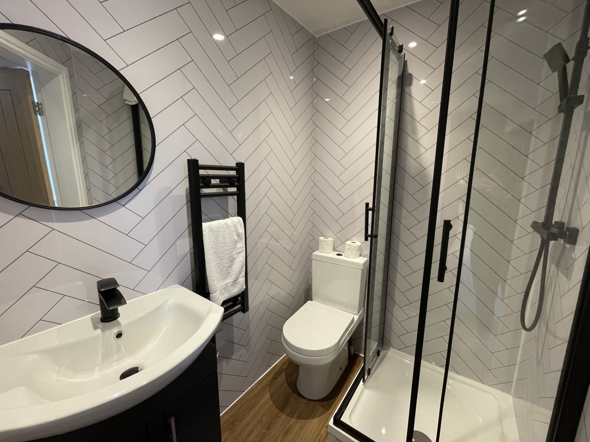 5-bed contractor house in Hartlepool (TS) photo 9