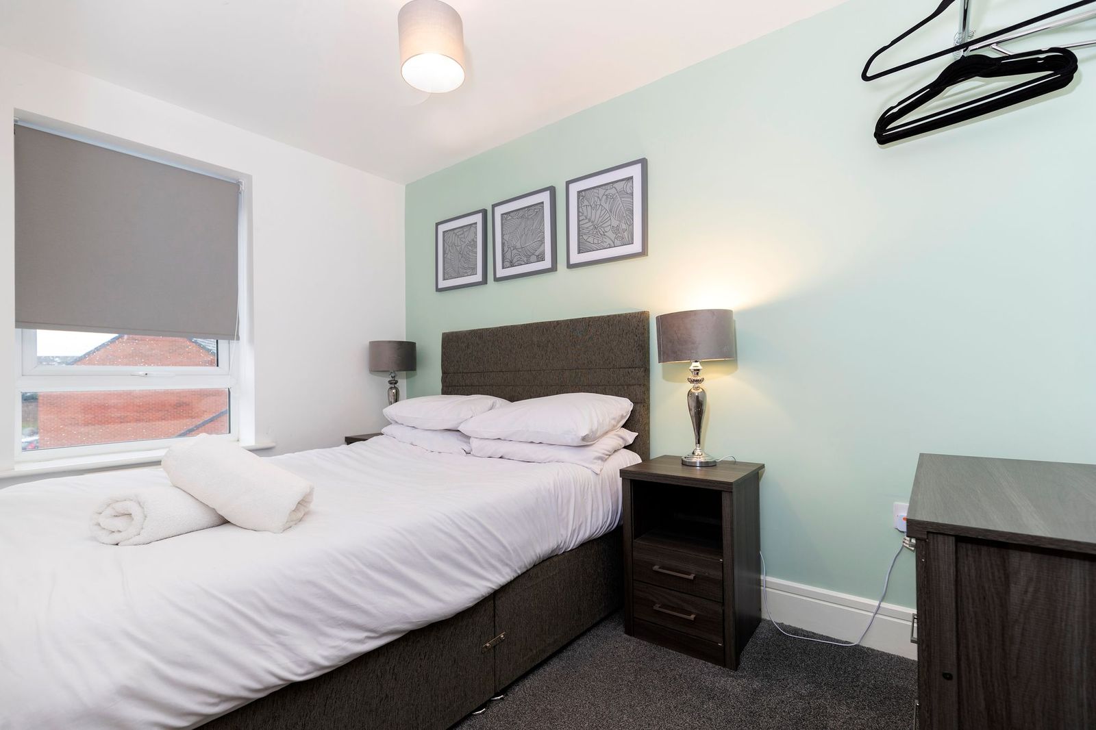 3-bed contractor house in Thornaby (TS) photo 2
