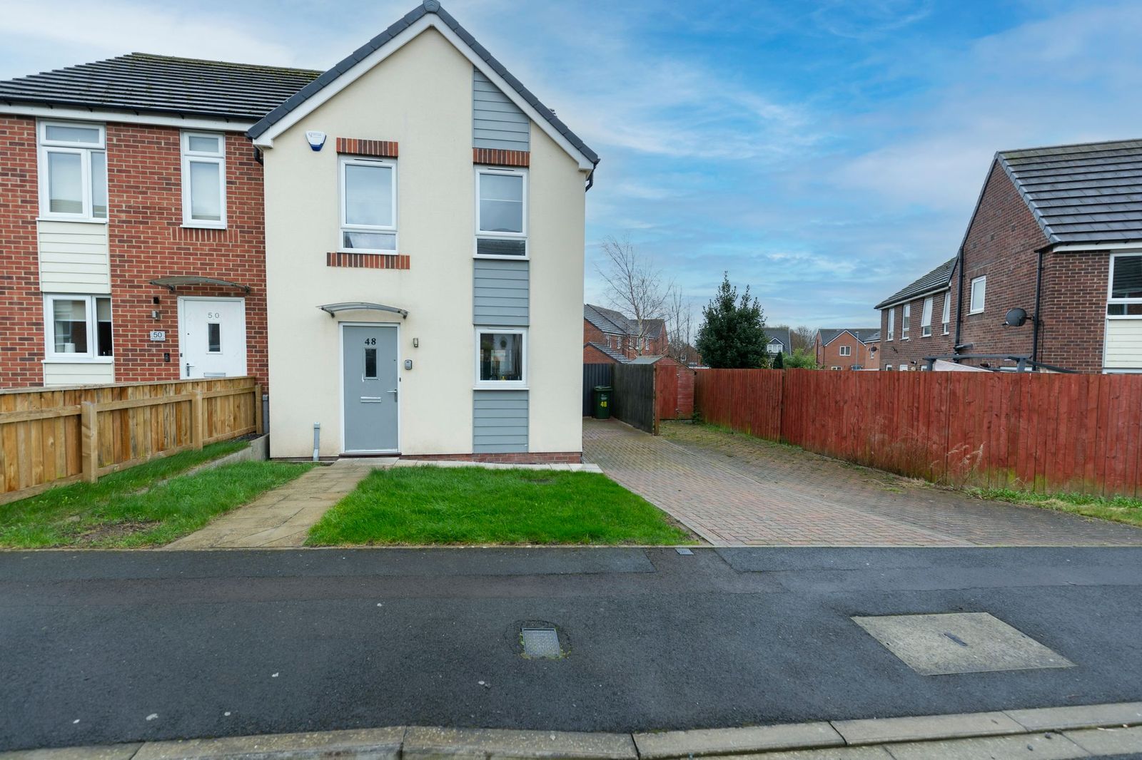 3-bed contractor house in Thornaby (TS) photo 3