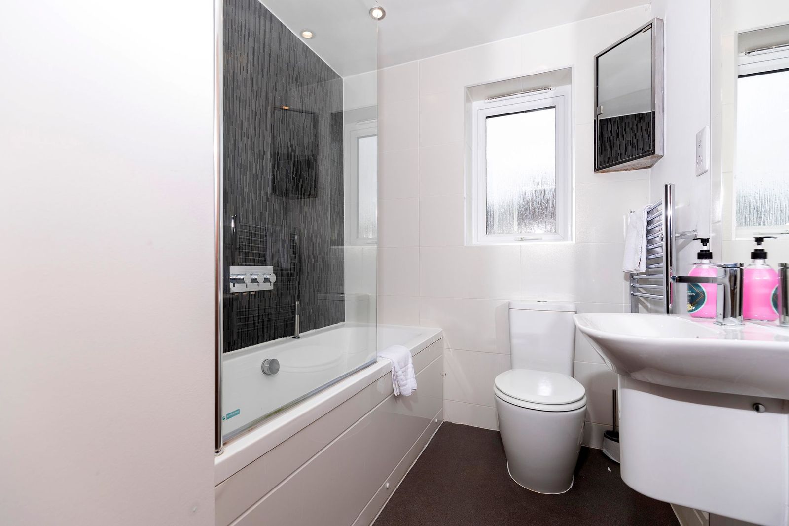 3-bed contractor house in Thornaby (TS) photo 7