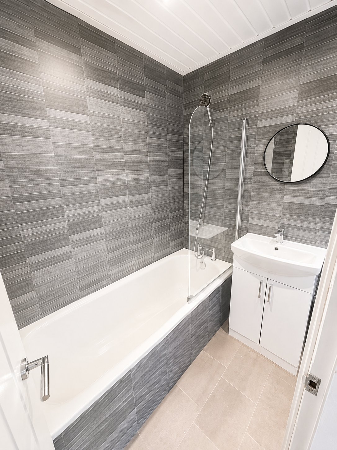 3-bed contractor house in Hartlepool (TS) photo 4