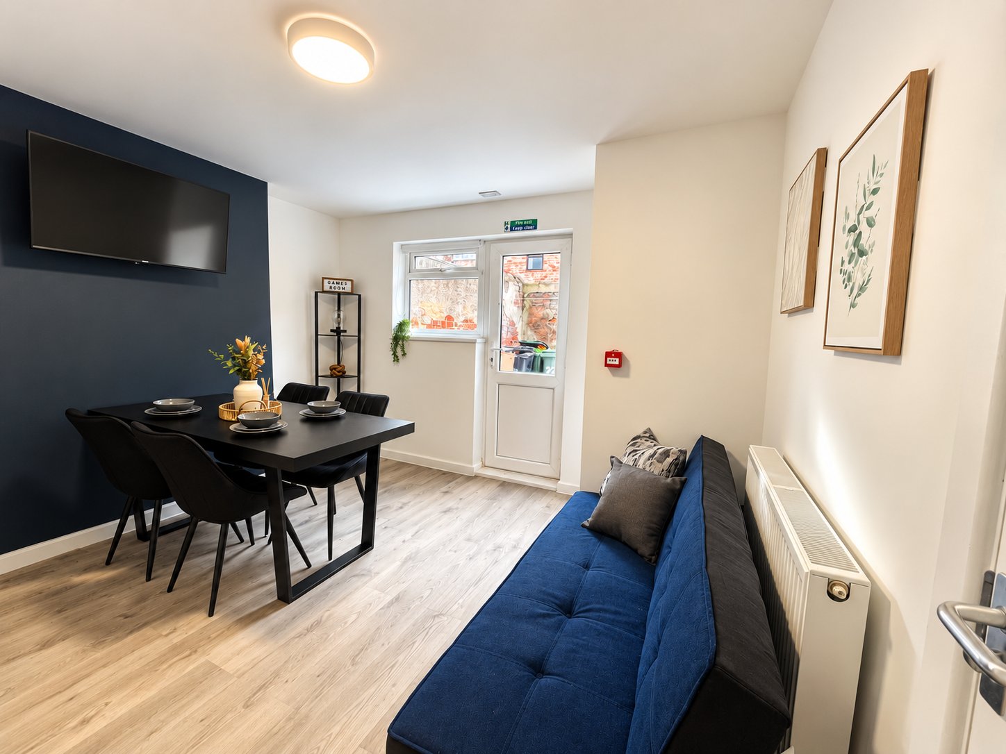 5-bed contractor house in Hartlepool (TS) photo 2