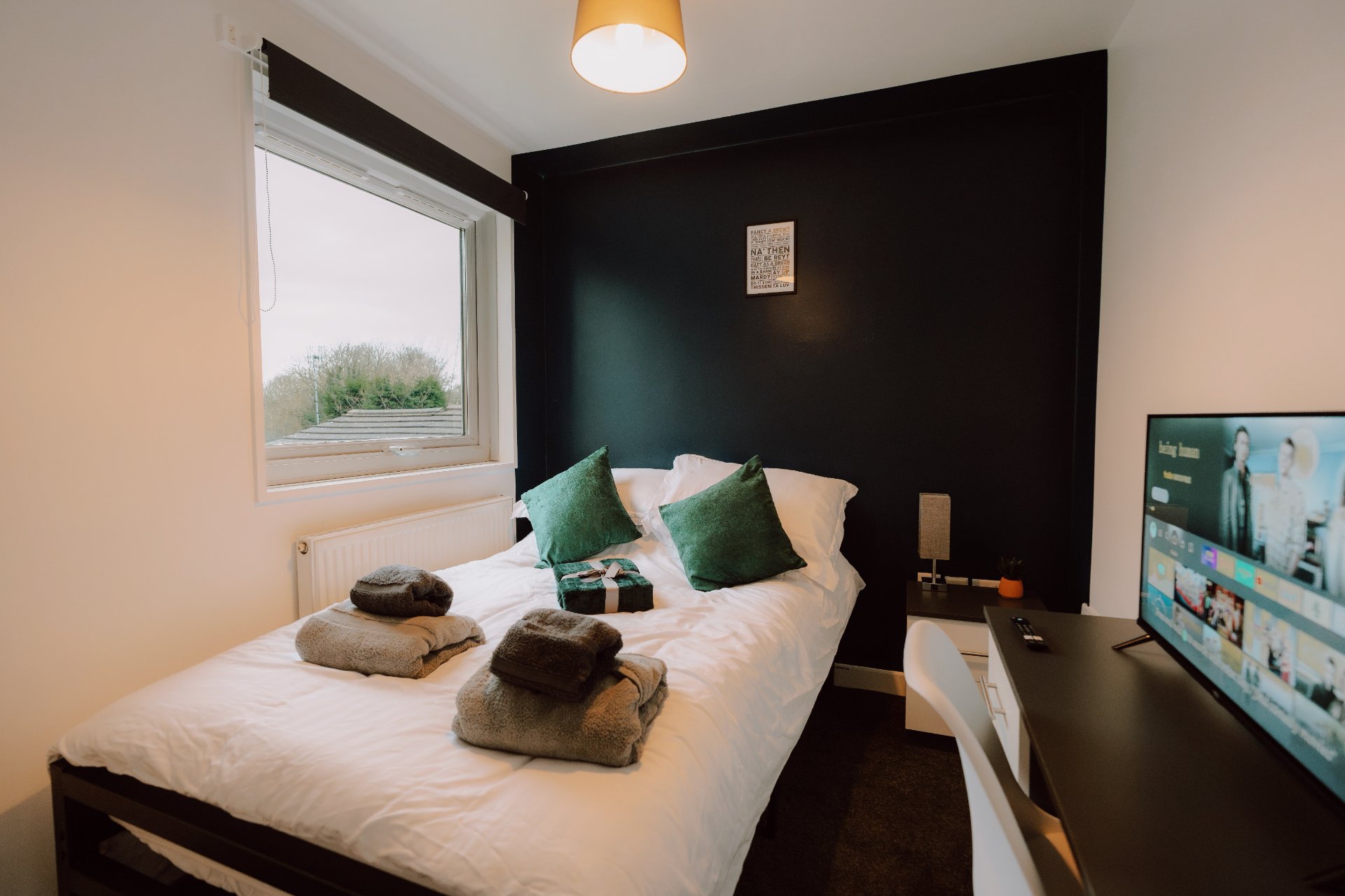 6-bed contractor house in Sheffield (S) photo 9