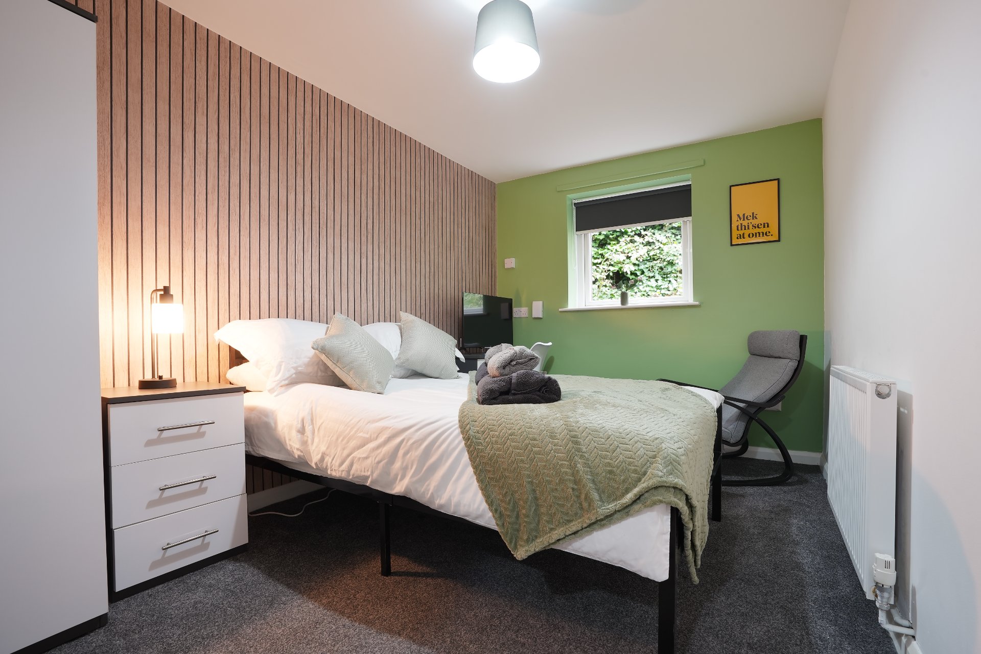 4-bed contractor house in Sheffield (S) photo 4