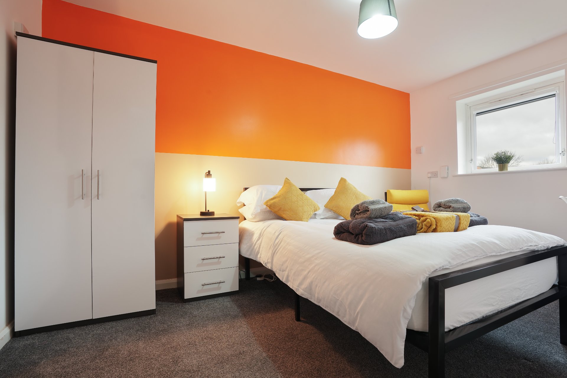 4-bed contractor house in Sheffield (S) photo 6