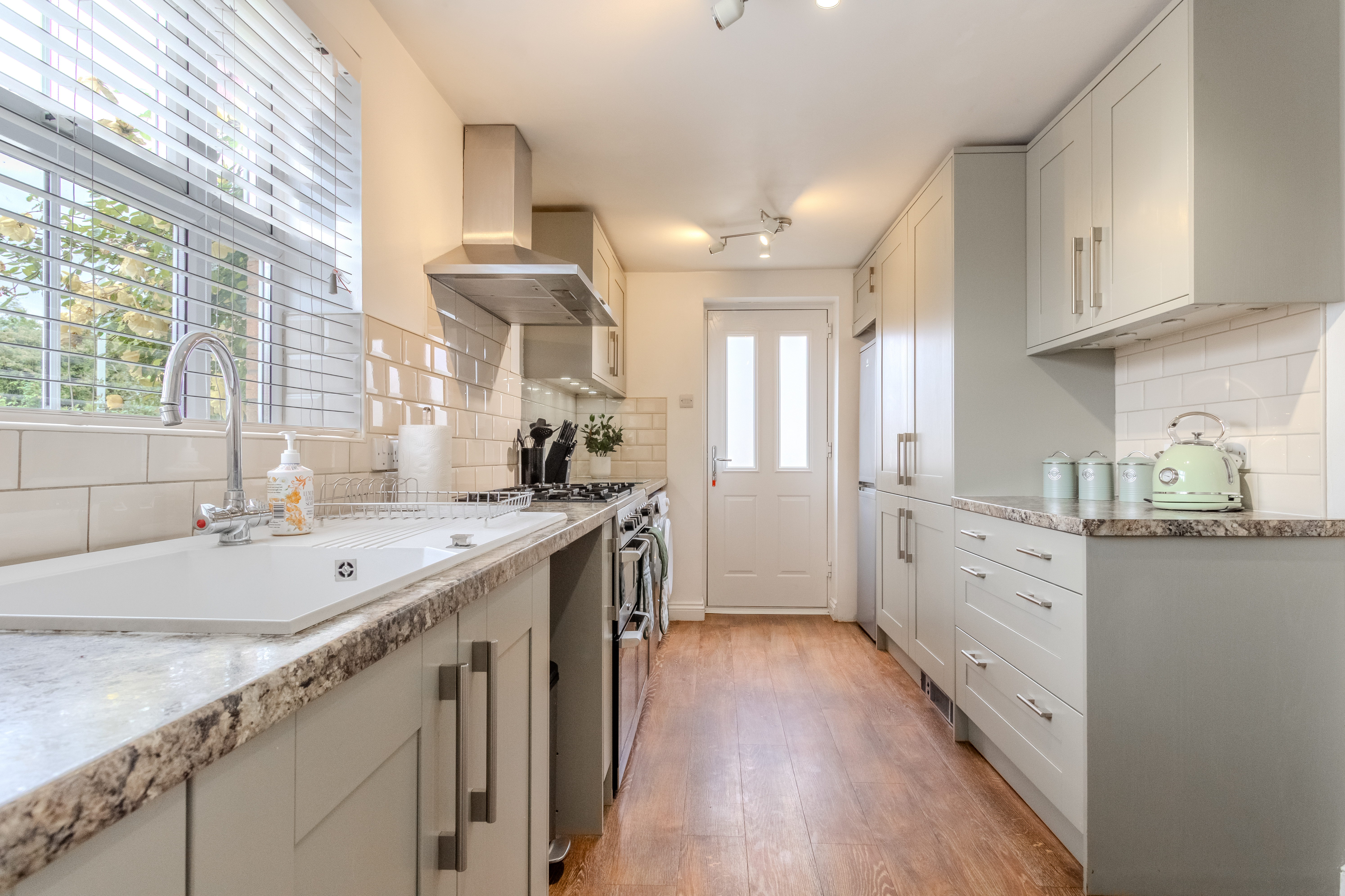 4-bed contractor house in Bedford  (MK) photo 4