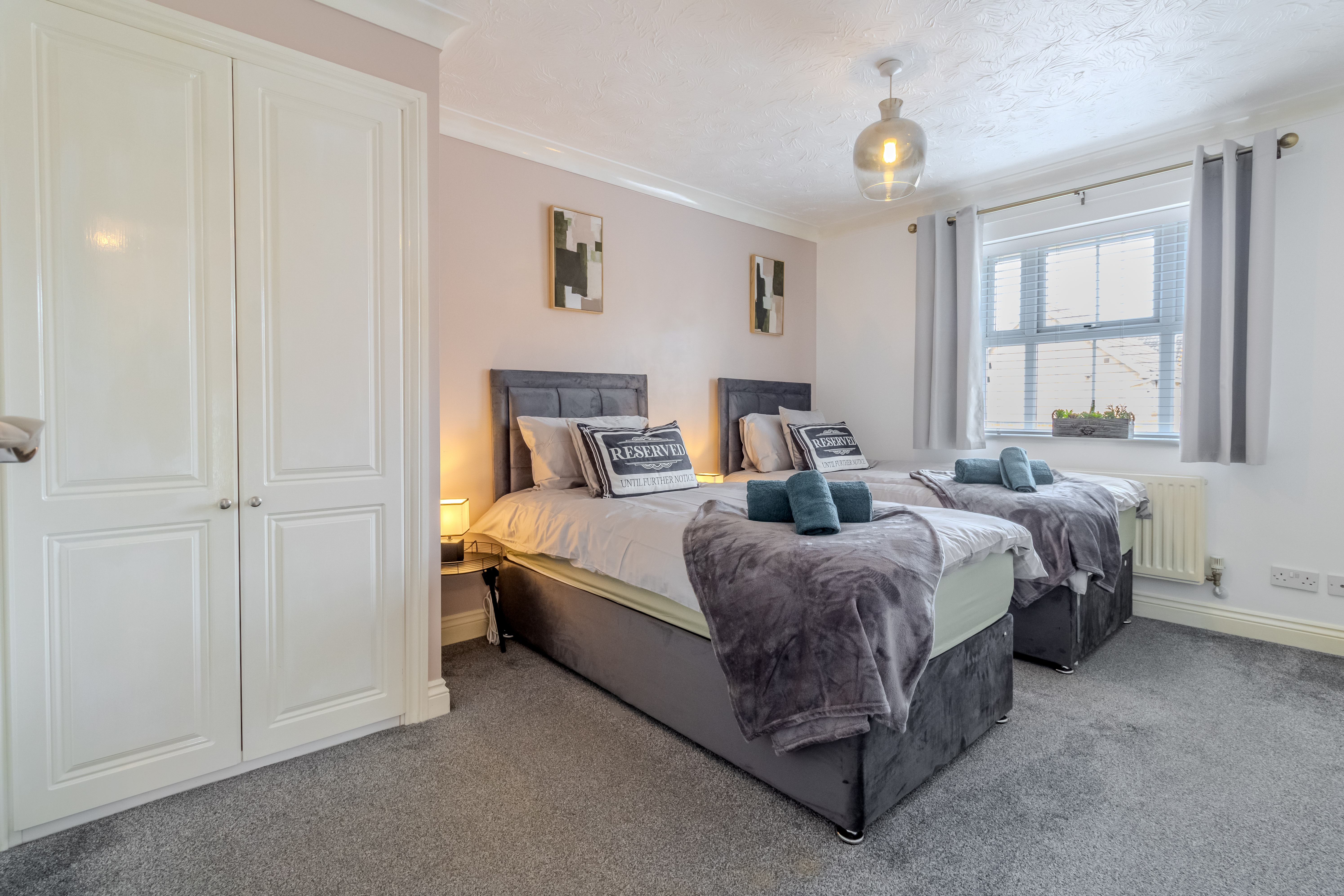 4-bed contractor house in Bedford  (MK) photo 6