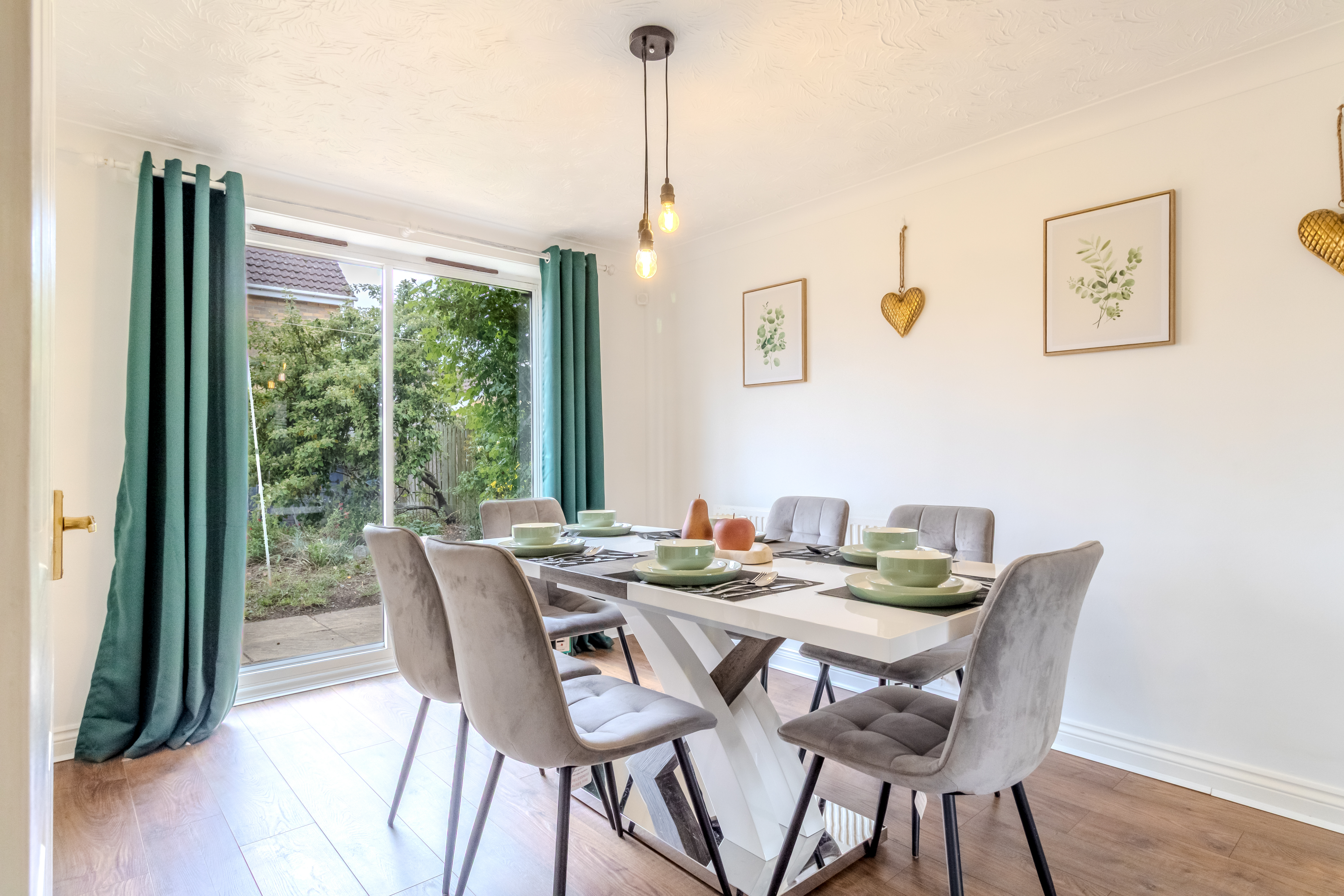 4-bed contractor house in Bedford  (MK) photo 10