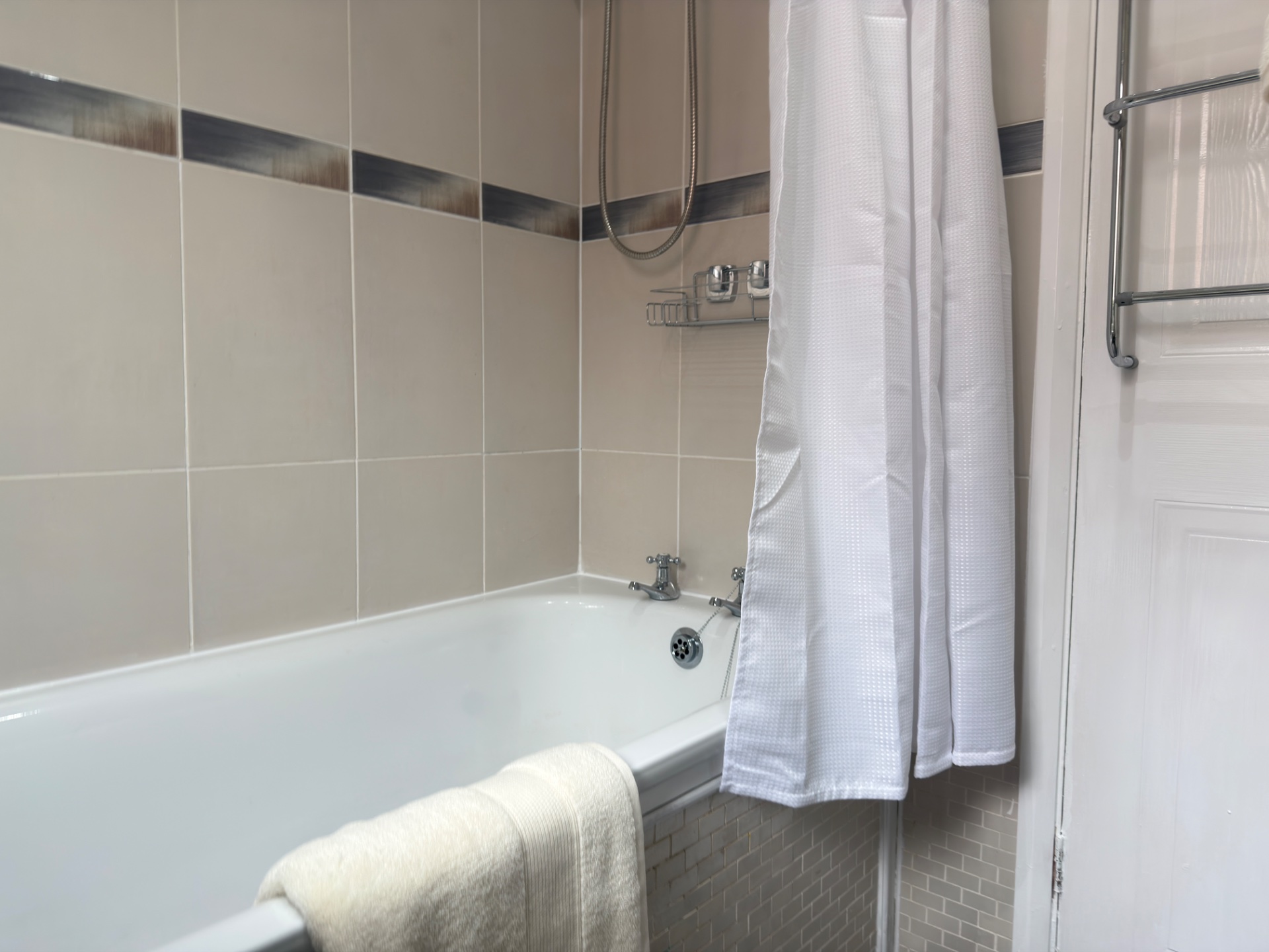 3-bed contractor house in Weston super mare (BS) photo 8