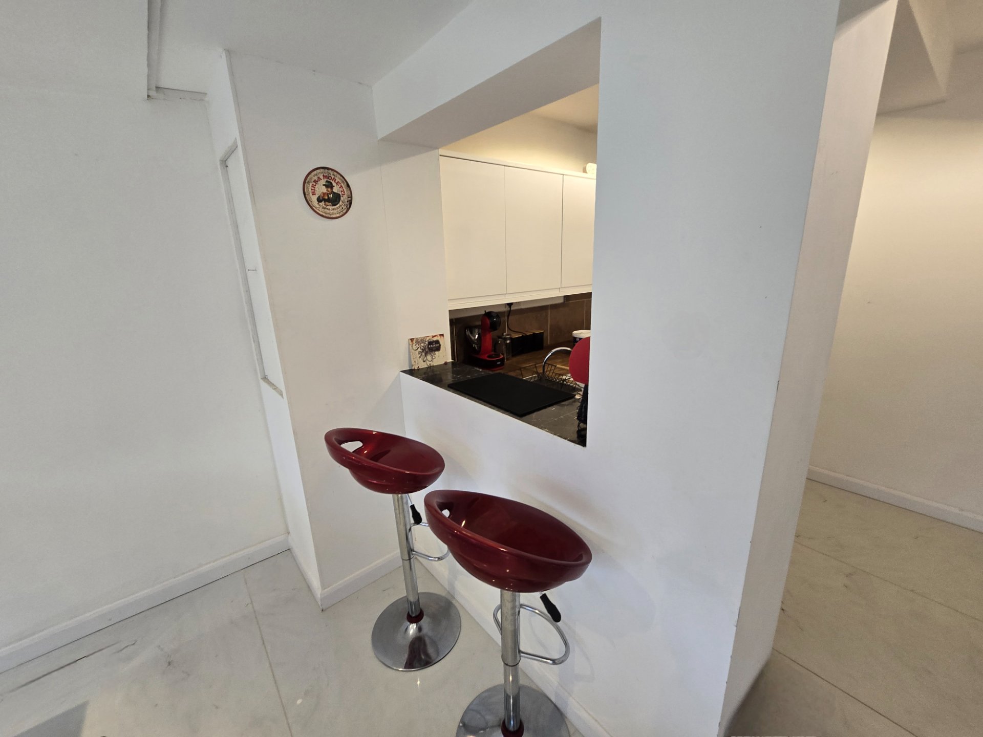 4-bed contractor house in Greater London  (DA) photo 5