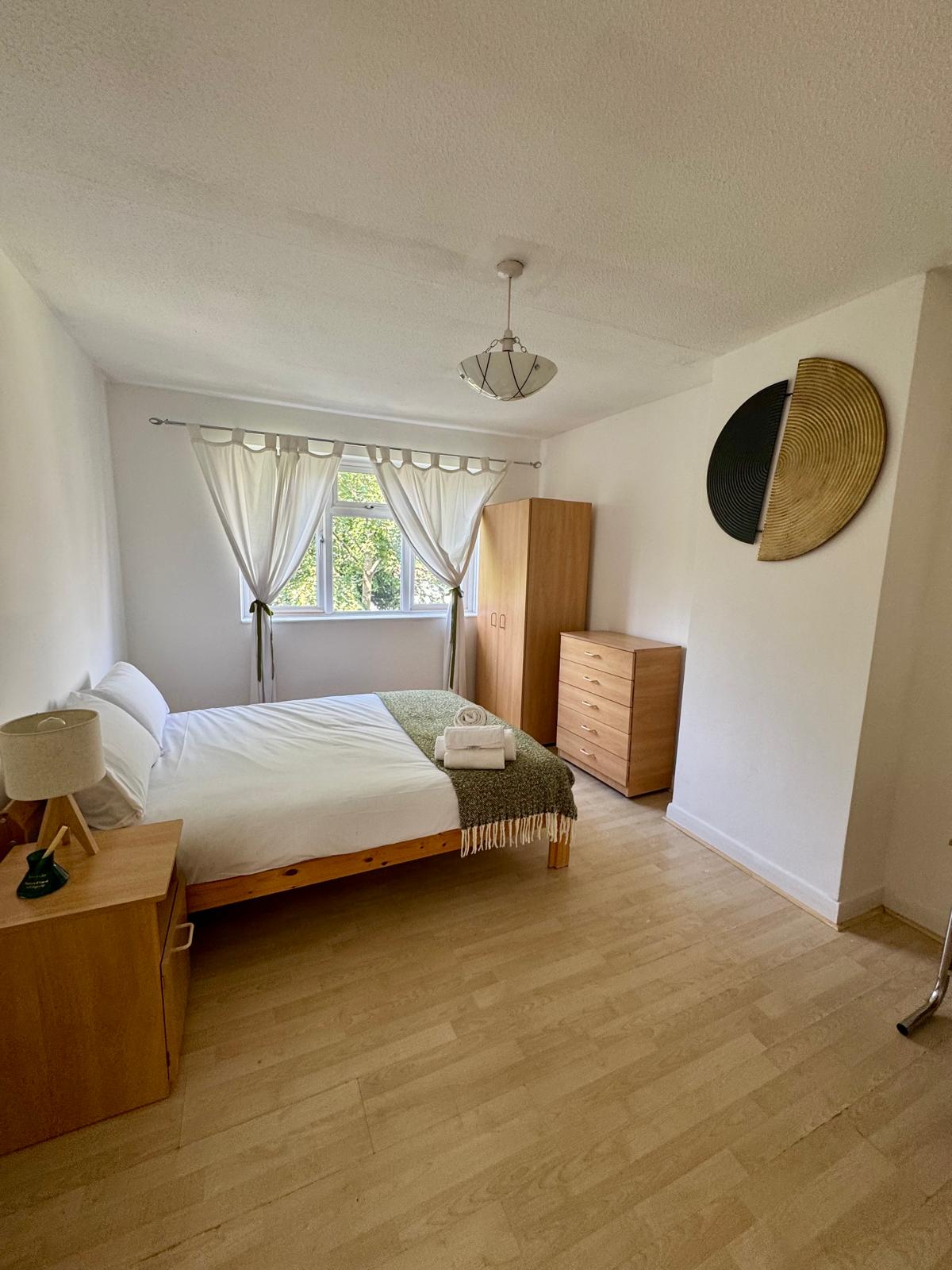 4-bed contractor house in Greater London (SE) photo 4