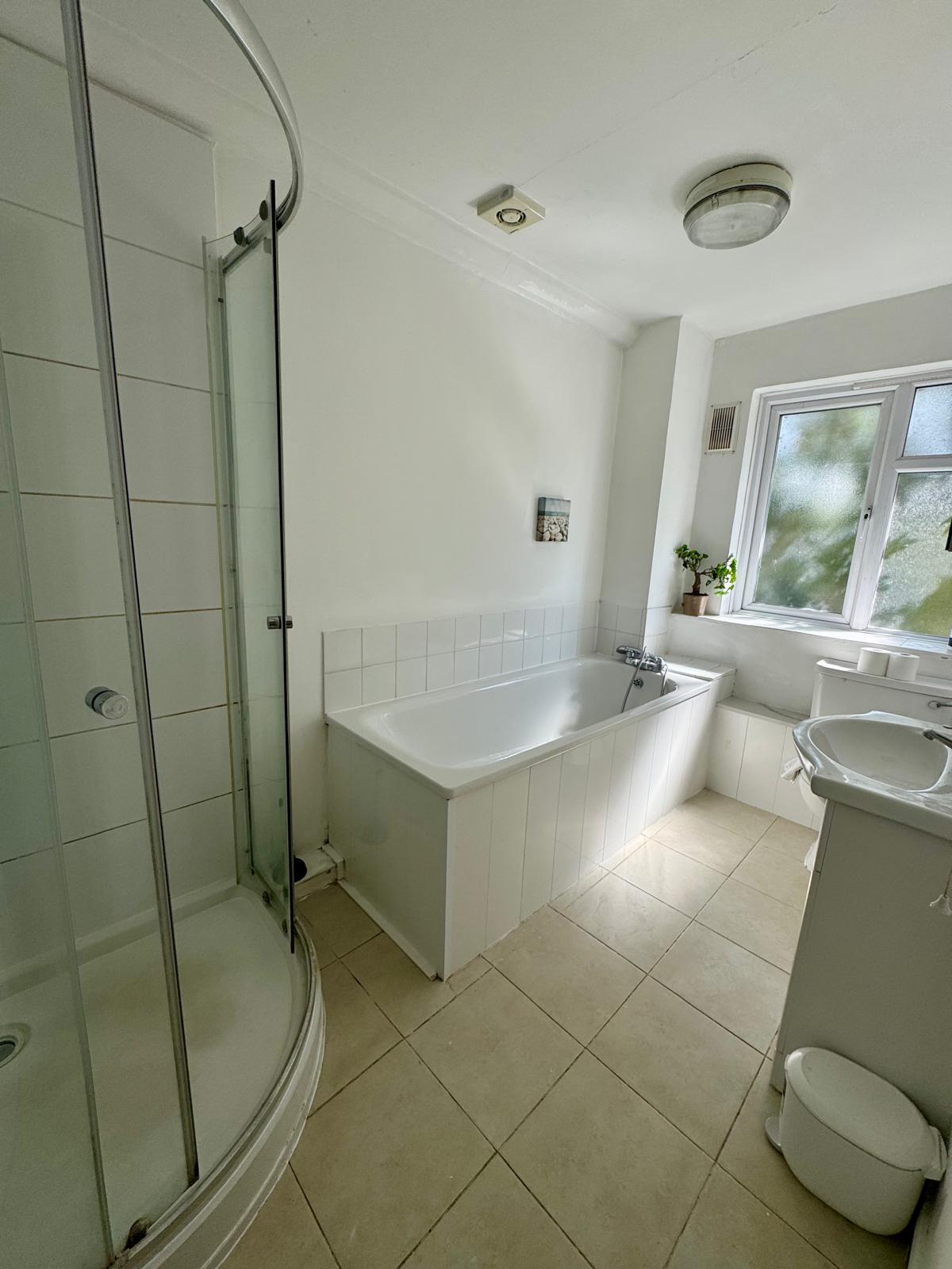 4-bed contractor house in Greater London (SE) photo 10