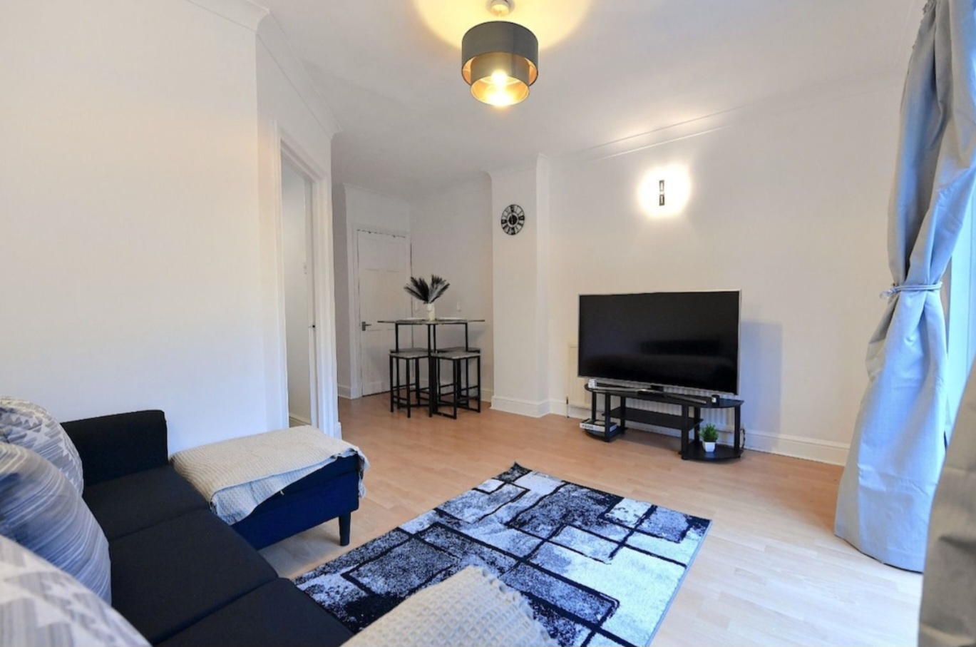 4-bed contractor house in Greater London (SE) photo 8
