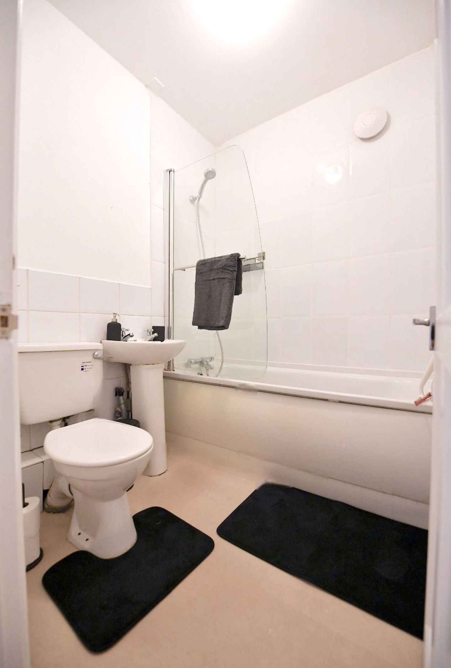 4-bed contractor house in Greater London (SE) photo 9